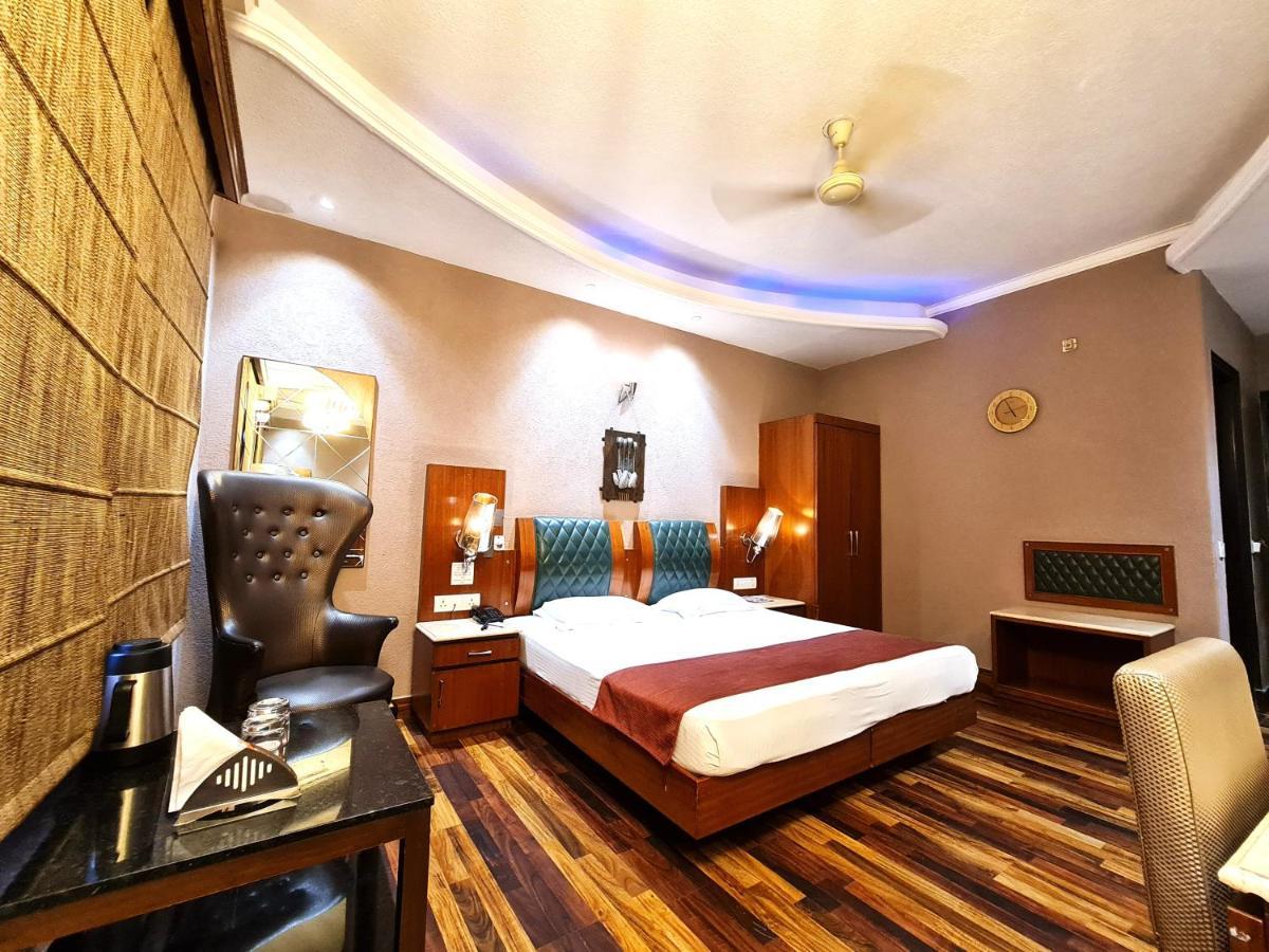 Hotel Royal Castle Grand New Delhi Extérieur photo